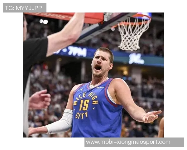 约基奇创造历史8次30分命中率超85仅次于张伯伦距离再近4场