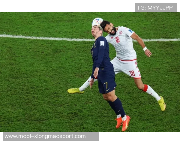 马竞客战毕巴前格列兹曼惊艳亮相全新寸头造型引关注