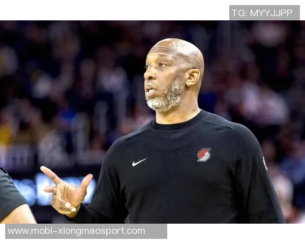 开拓者媒体人杨瀚森疲惫奔波应对扎克埃迪挑战艰难重重 开拓者媒体人杨瀚森疲惫奔波应对扎克埃迪挑战艰难重重